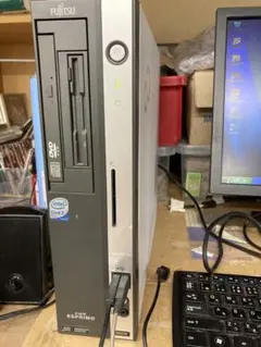 Fujitsu ESPRIMO D7270 デスクトップPC
