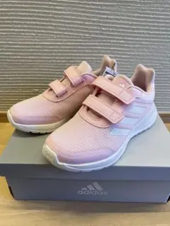 新品未使用 21.5㎝ アディダス スニーカー 薄ピンク PINK