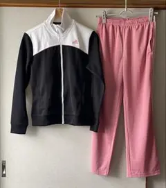 adidasのジャージ黒/白とピンクパンツの２点セットまとめ売り