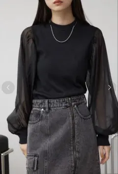 AZUL トップス