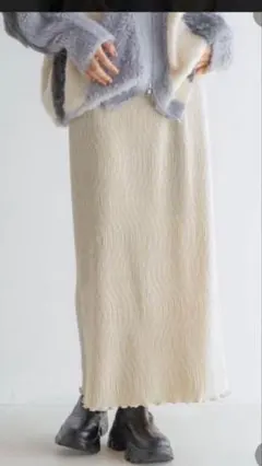 新品タグ付ローリーズファームシャイニーベロアタイトスカートレプシムニコアンド