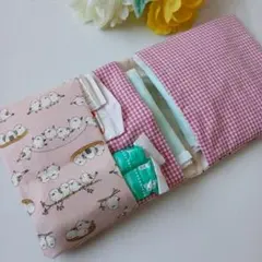 ボタンもかわいいシマエナガ　サニタリーケース　ポーチ　ハンドメイド