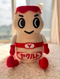 値下げ交渉可】ヤクルトマン ぬいぐるみ（中）非売品 - メルカリ