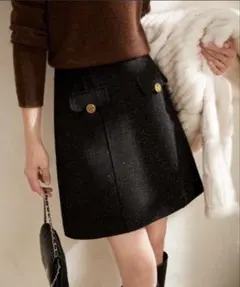 ✴︎ 新品 ラメ入り黒Aラインミニスカート