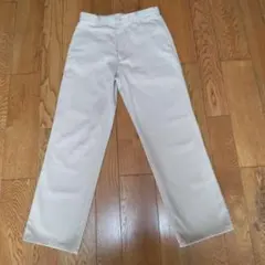 ベージュ ストレートレッグ チノパン