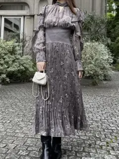 【新品未使用 タグ付き】SNIDEL ウエストリブプリントワンピース グレー 0