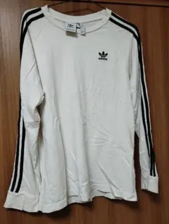 adidasオリジナルス長袖シャツ