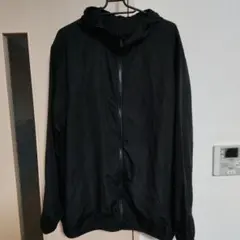 ブラック ナイロンジャケット フード付き