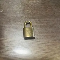 LOUIS VUITTON パドロック 南京錠 320