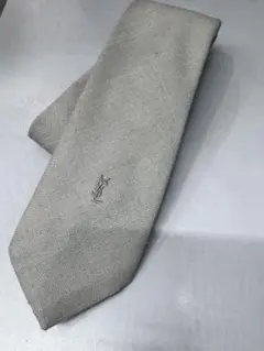 Yves Saint Laurent ネクタイ グレー　シルバー 刺繍ロゴのサムネイル