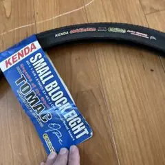 Kenda Small Block Eight 20 x 1-3/8のサムネイル