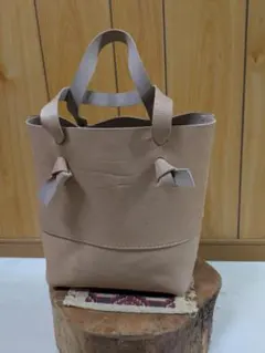 Item thumbnail for item 3bf79d7b-dc70-421a-b19d-ee6c441240f5