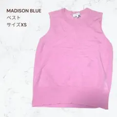 MADISONBLUE マディソンブルー スリーブレスニット B刺繍 ロゴのサムネイル