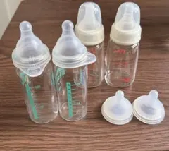 哺乳瓶4本、母乳実感乳首２個セット