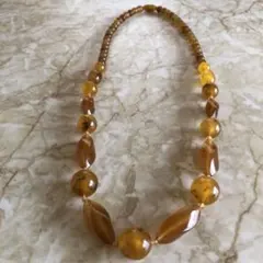 昭和レトロ　琥珀風ロングネックレス　約62㎝