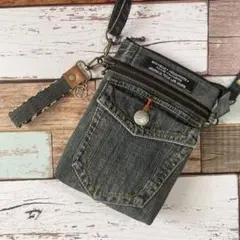 Item thumbnail for item af881c6d-9540-4964-b7fe-5331ea782a4e