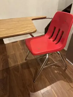 VIRCO デスク付きスクールチェア　レッド 2025年最新】vircoの人気アイテム - メルカリ