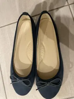 ネイビー リボン付きバレエシューズ