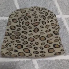 ヒョウ柄のニット帽