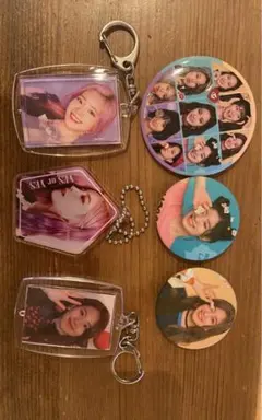 TWICE 缶バッチ、キーホルダー