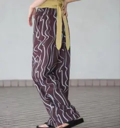 ウェーブ柄 ワイドパンツ