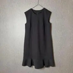 シズカコムロ　黒 ノースリーブ ひざ丈ワンピース フレア裾　ブラック　40 L