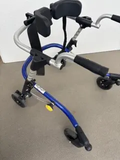 ポニーウォーカー　障害児　歩行器 Amazon.co.jp: 歩行器 障害者子供 脳性麻痺 障害者子供用