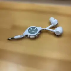 有線イヤホン ホワイト