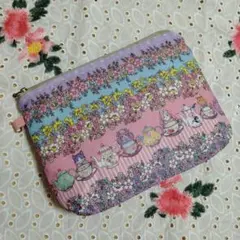 ふっくらファスナーポーチ　ティーカップ　　ハンドメイド　ジョリーフルール