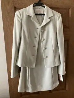 [未使用] ホワイト ジャケット・スカートセット　9号