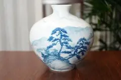 藤井錦彩　有田焼　花瓶　美術　アート　工芸　ろくろ　伝統工芸　錦彩　山水　染付