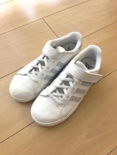 adidas ホワイト/ブルー スニーカー ベルクロ 水色
