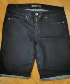 Levi's ダークデニム ショートパンツ 26