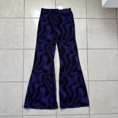 新品タグ付き フレアパンツ 紫と黒の波模様