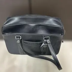 黒い合成皮革トートバッグ