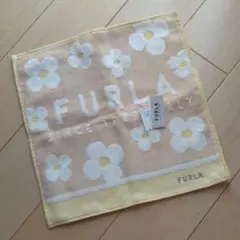 新品未使用　FURLA タオルハンカチ 花柄のサムネイル