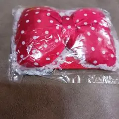 パスケース 定期入れ 赤いリボン　カードホルダー　新品❤エナメル皮革