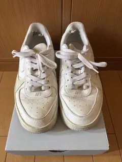 NIKE AIR FORCE 1 スニーカー