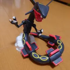 色違いレックウザ　フィギュア