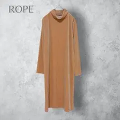 【ベロア　ワンピース】　ベージュ　シンプル　秋冬　無地　綺麗め