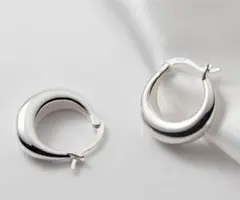 チャンキーピアス.フープピアス.シルバー.プックリシンプル.ワンタッチ男女兼用
