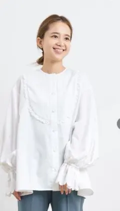 2026年最新】yori ブラウス スカラップの人気アイテム - メルカリ