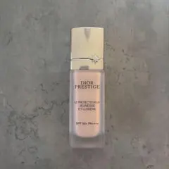 Dior プレステージ ホワイト ル プロテクターUV ルミエール シアーグロー