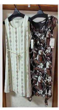 花柄ホワイト(11号)と花柄ブラウン(9号)ノ―スリ―ブワンピース2枚セット