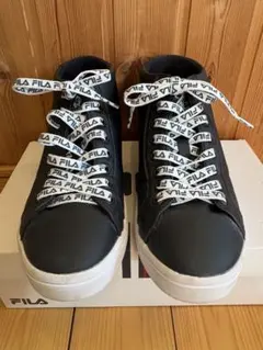 FILA ハイカットスニーカー ブラック　厚底インソール