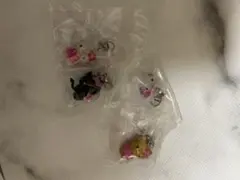 ハローキティ めじるしアクセサリー　4個セット