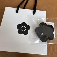 マリークワント　スモールエポデイジーピアス　ショッパー付