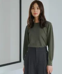 グローブ　袖ボタンクルーネックプルオーバー　M