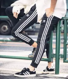 トラックパンツ アディダスオリジナルス CW1275