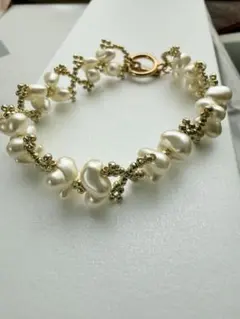 処分価格ハンドメイドパール調ビーズのブレスレット